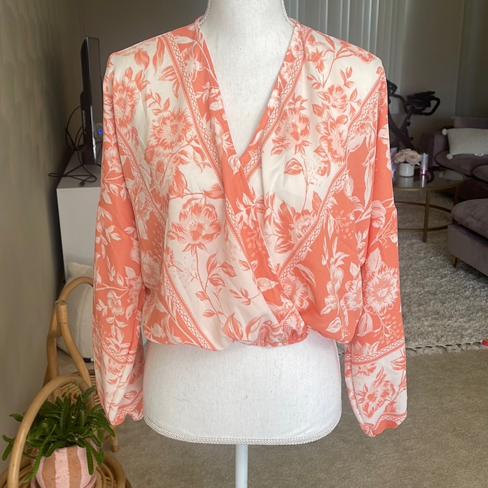 Pink lily floral long sleeve crop small